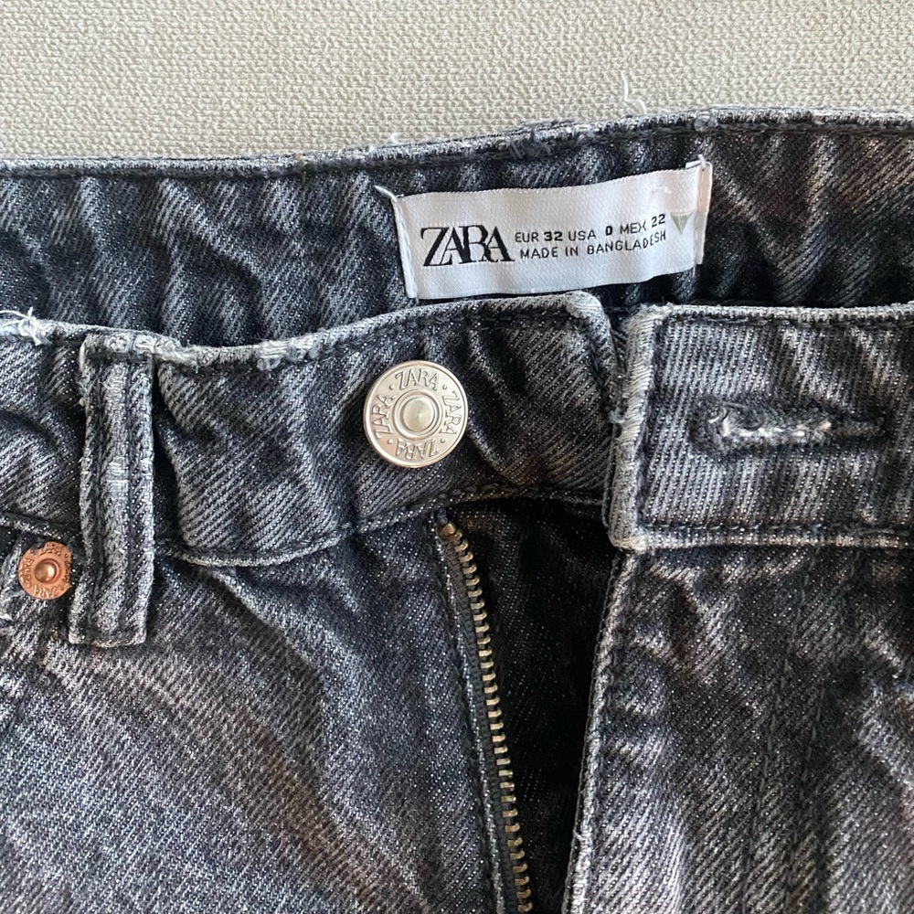 ZARA BLACK JEANS